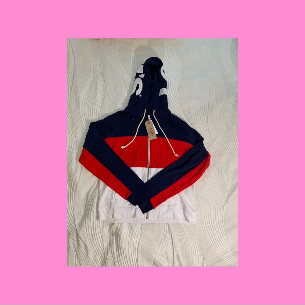 Levis’s Sweater